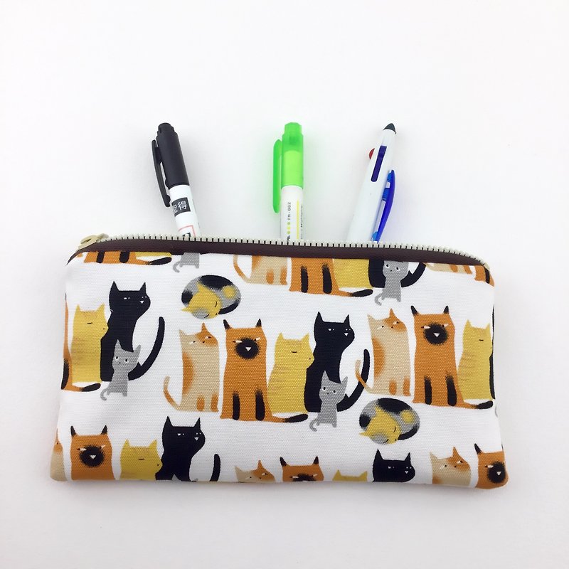 Line up cats - pencil case / tableware bag / universal bag - กล่องดินสอ/ถุงดินสอ - ผ้าฝ้าย/ผ้าลินิน 