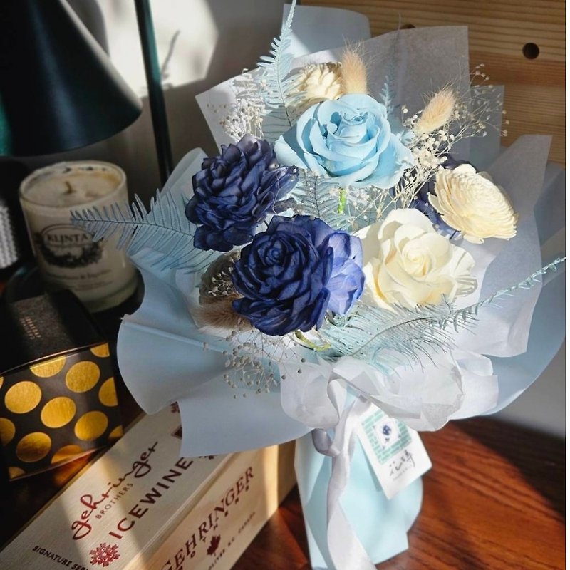 Valentine's Day Everlasting Rose Bouquet-White and Blue Style - Items for Display - Plants & Flowers Blue