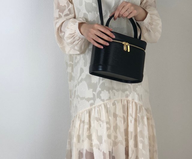 VALENTINO GARAVANI】ハンドバッグ ベルトライン レザー