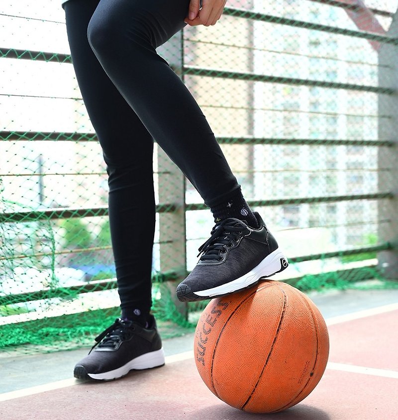 MIT [Plain Waterproof Kinetic Sneakers-Women's Black] Sneakers Casual Shoes Waterproof High Support - รองเท้าวิ่งผู้หญิง - ไฟเบอร์อื่นๆ สีดำ