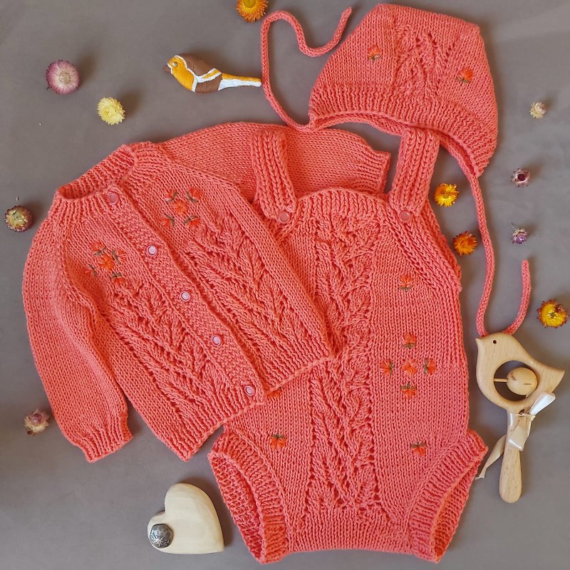 Baby coral cotton handmade set, Lace cardigan romper bonnet set. - 其他 - 棉．麻 紅色