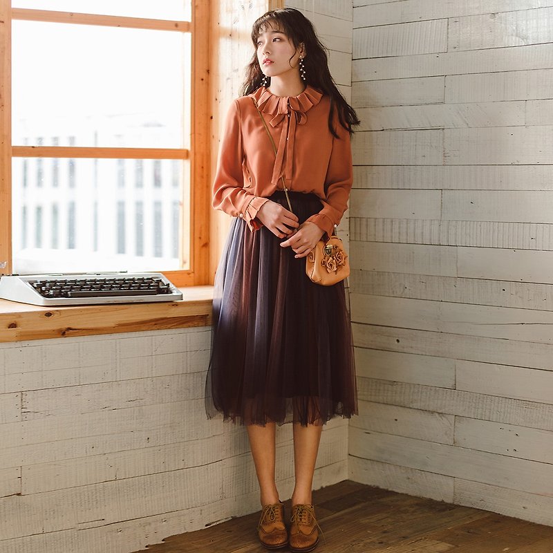 Annie Chen 2018 spring and summer new women's temperament lotus leaf collar shirt gradient skirt suit - Women's Shirts - Other Materials Multicolor