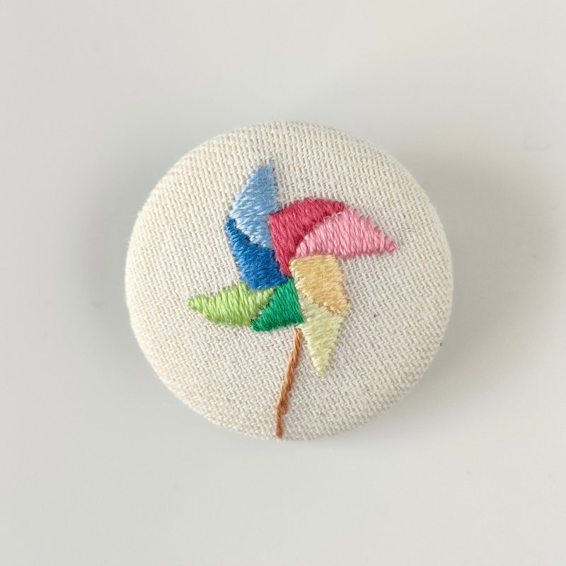 Miniature embroidered windmill brooch - เข็มกลัด - ผ้าฝ้าย/ผ้าลินิน หลากหลายสี