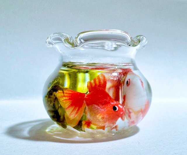 ガラス工芸★泳ぐ金魚の置物 ガラス細工 金魚2匹 赤クリア 水草台付 ミニチュア 置物 雑貨 夏