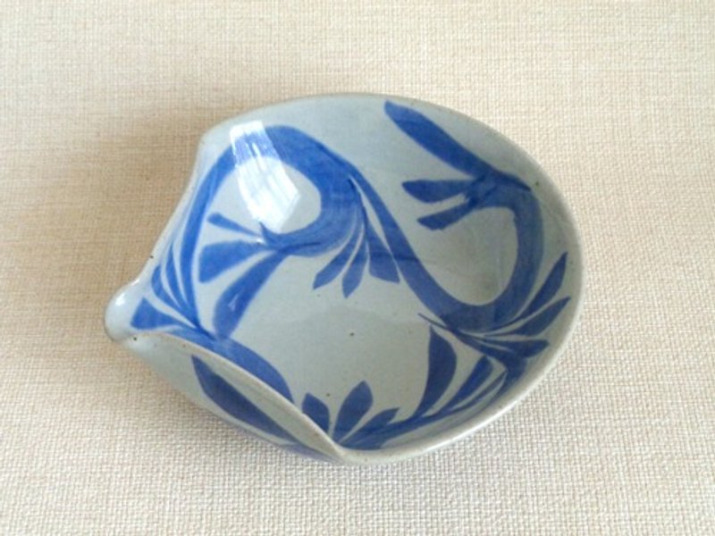 Fan-shaped lid c Arabesque pattern - Bowls - Pottery Blue