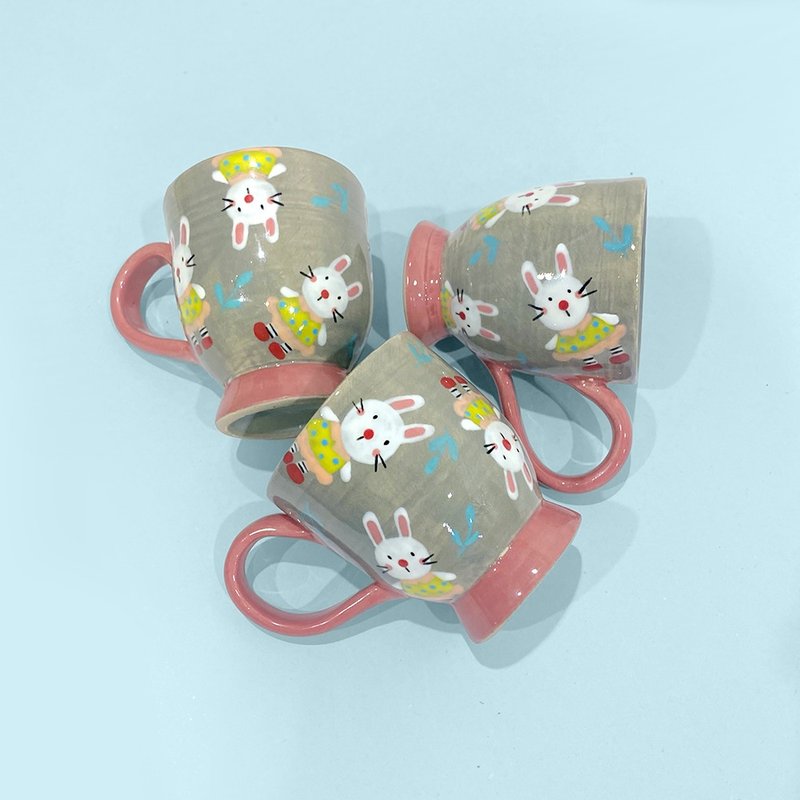 Goofy chubby rabbits MUG - 咖啡杯/馬克杯 - 陶 灰色