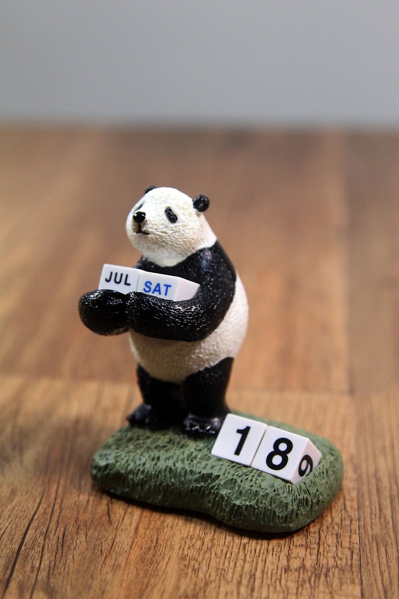 SUSS-Japan Magnets Circus Animal Series Table Cute Little Desk Calendar / Calendar (Panda) - Other - Other Materials White
