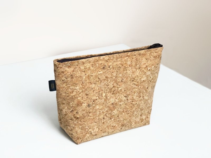 【客製化禮物】【軟木系列】收納包 (可客製文字.圖) - 化妝包/收納袋 - 木頭 