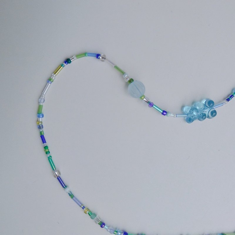 Ruirui yo JUI&LIU inverted bear blue transparent Japanese beaded design handmade necklace bracelet - สร้อยคอ - วัสดุกันนำ้ สีน้ำเงิน