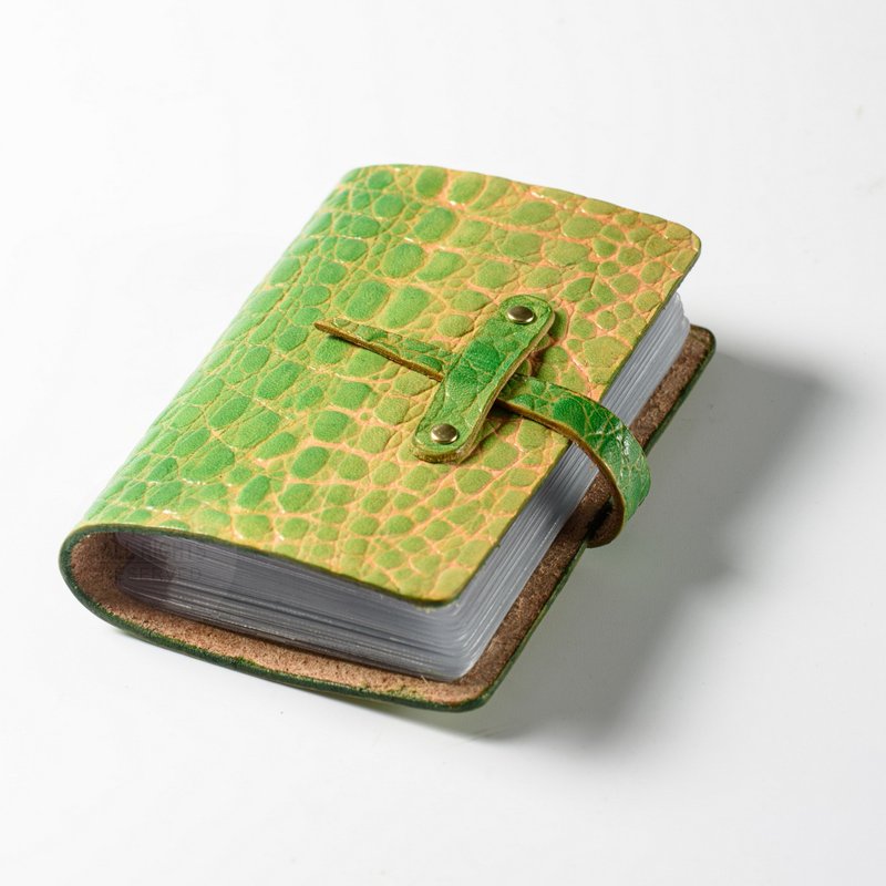 Crocodile embossed vegetable tanned leather-hand-dyed small crocodile business card holder - ที่เก็บนามบัตร - หนังแท้ สีเขียว