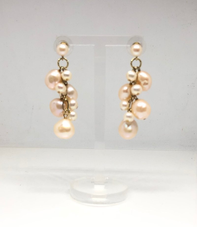 Natural pink and orange deformed beads multiple grape cluster design earrings - ต่างหู - ไข่มุก 