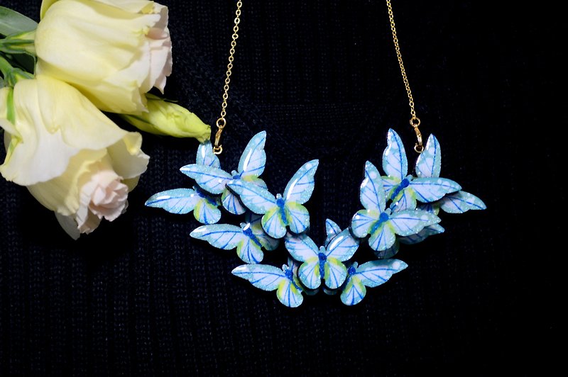 Butterfly kiss blue bright goddess butterfly shape decorative necklace hand-painted wooden - Necklaces - Wood Blue