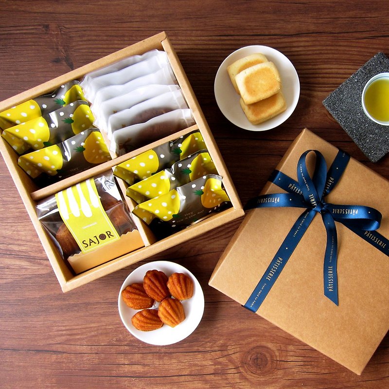 [Handmade Gift Box] Moonlight Roaming-Pineapple Cake/Handmade Biscuit Gift Box - Handmade Cookies - Fresh Ingredients Brown