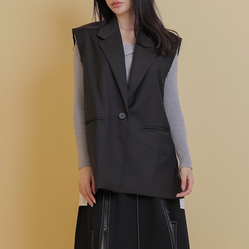 Ruffled stitching material vest - black - เสื้อกั๊กผู้หญิง - ผ้าฝ้าย/ผ้าลินิน สีดำ