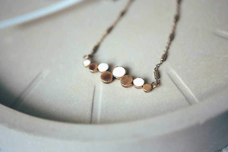 COR-DATE round little enamel necklace, white [1080] - Necklaces - Other Metals 