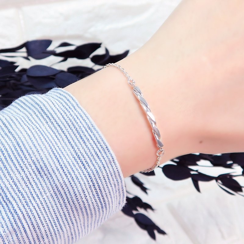 Square lattice twist bracelet (silver and white)-925 sterling silver bracelet - สร้อยข้อมือ - เงินแท้ สีเงิน