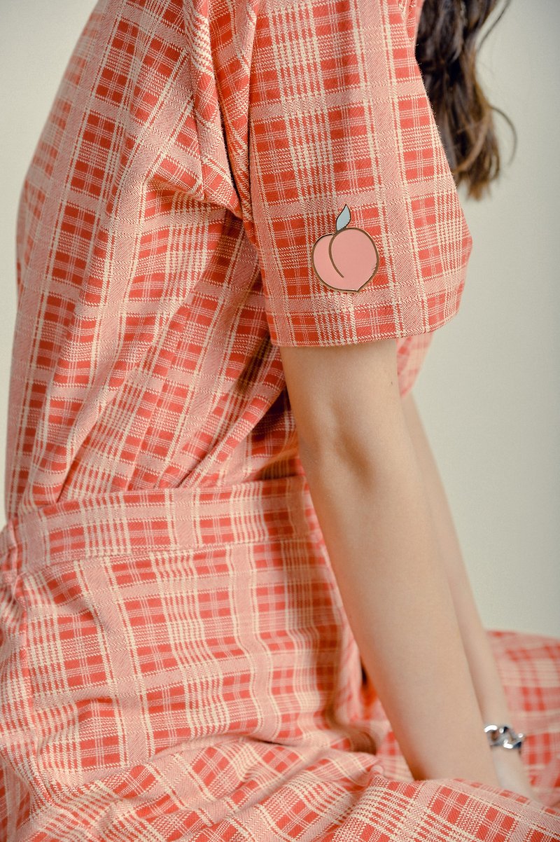 Highestjump pin and earrings (Peach) - 耳環/耳夾 - 其他金屬 粉紅色