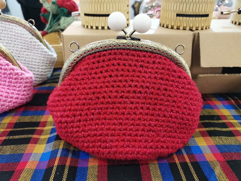 เส้นใยสังเคราะห์ กระเป๋าแมสเซนเจอร์ สีแดง - Hand Crochet Tweed Red Medium Metal Mouth Gold Bag Shoulder Bag