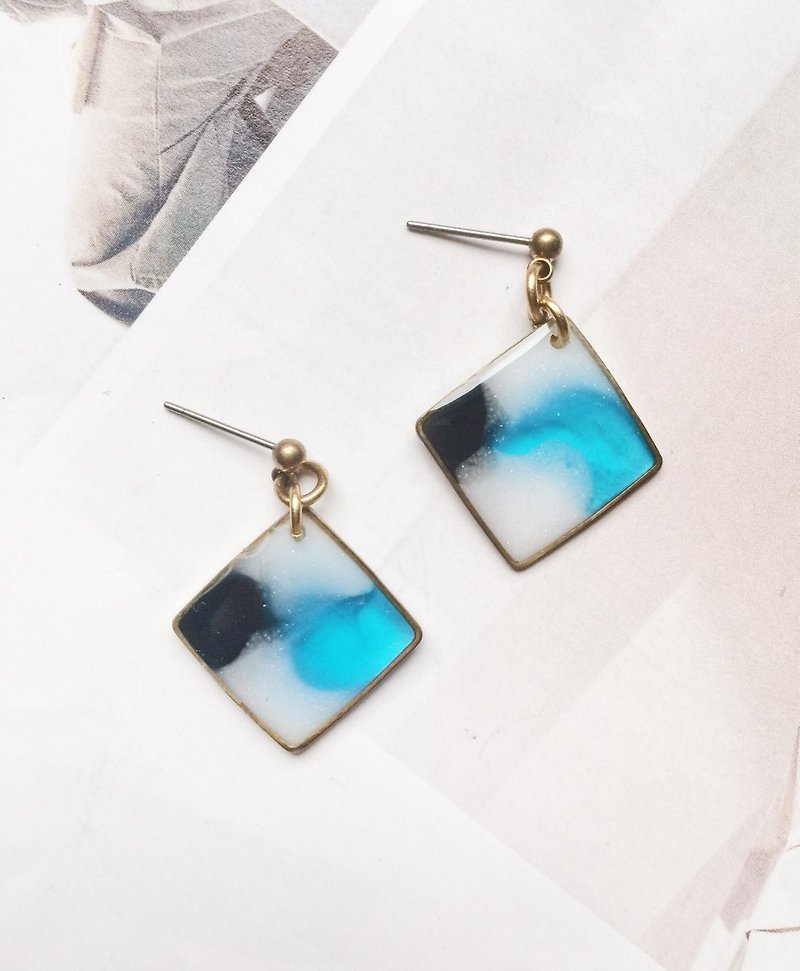 La Don - Square Brass - Blue Black and White Ear Pins / Ear Clips - Earrings & Clip-ons - Acrylic Blue