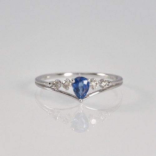 IRIZA Jewellery 18K金藍寶石皇冠鑽石戒指 Blue Sapphire Crown Diamond Ring