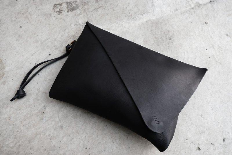 Handmade magnetic buckle simple black leather clutch