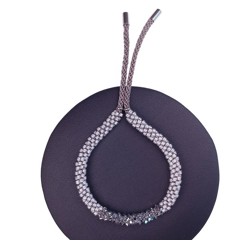 Cool Gray Bracelet made with Swarovski Crystals - สร้อยข้อมือ - วัสดุอื่นๆ สีเทา