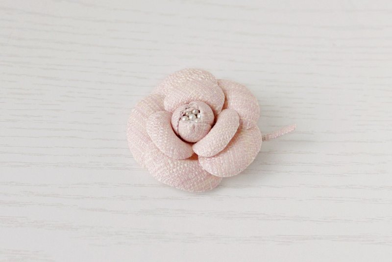 Camellia corsage brooch, diameter approx. 6cm, tweed, pale pink, CY045-C6WP - เข็มกลัด/ข้อมือดอกไม้ - ผ้าฝ้าย/ผ้าลินิน สึชมพู