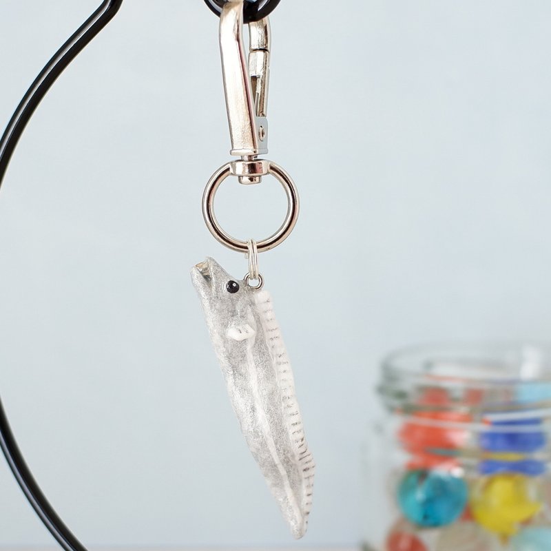 和紙小物　キーホルダー　タチウオ　太刀魚　海の魚 - 鑰匙圈/鑰匙包 - 紙 銀色