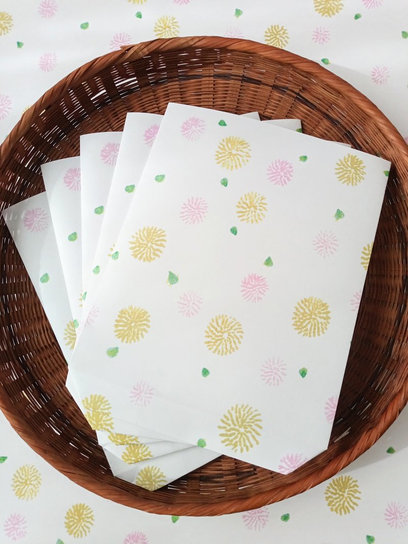 Gusseted Gift Bags - Creeping Smartweed (Set of 5) Handmade Floral - Gift Wrapping & Boxes - Paper White