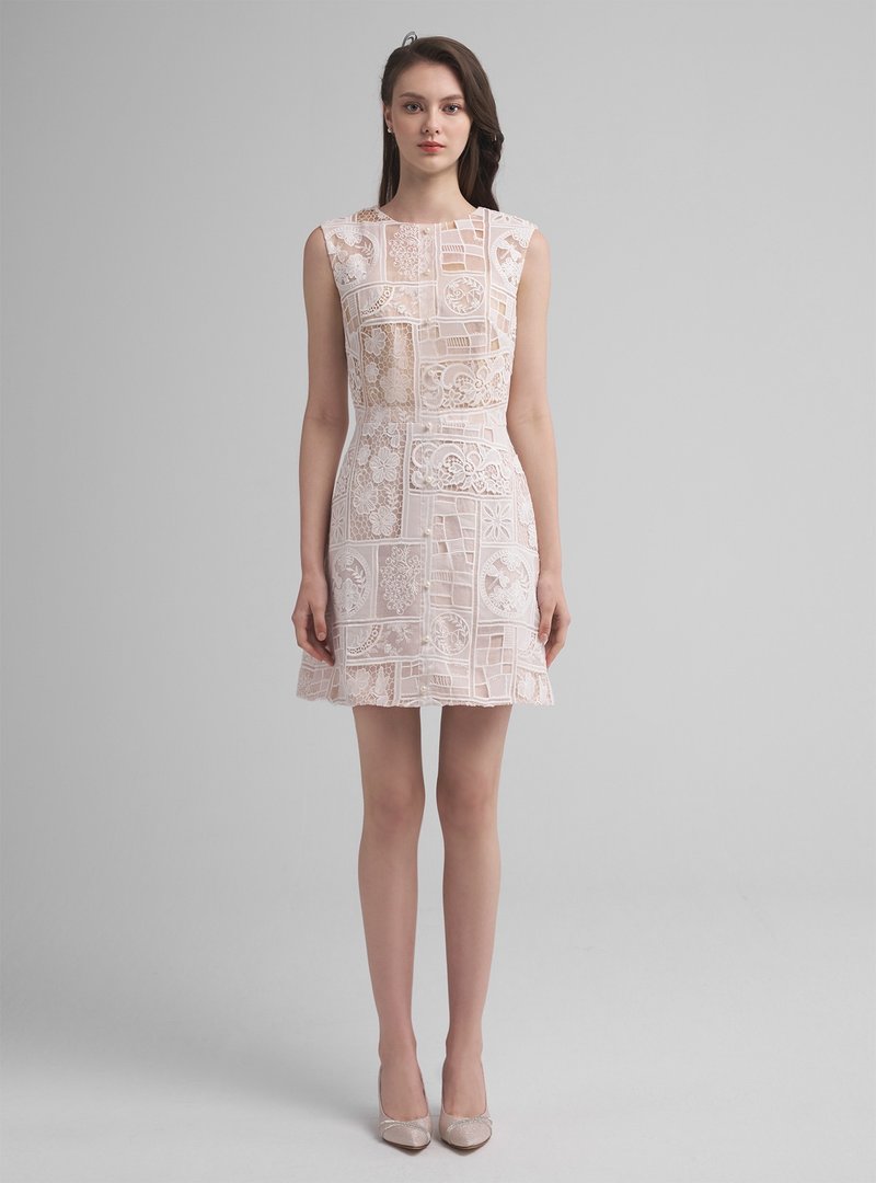 Léa優雅透膚鏤空刺繡洋裝 - 洋裝/連身裙 - 其他人造纖維 