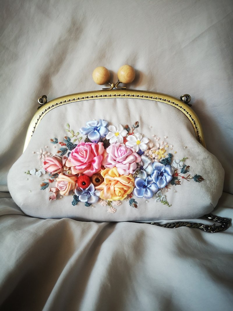 Bag, clutch, embroidered rose ribbon - 手拿包 - 繡線 銀色