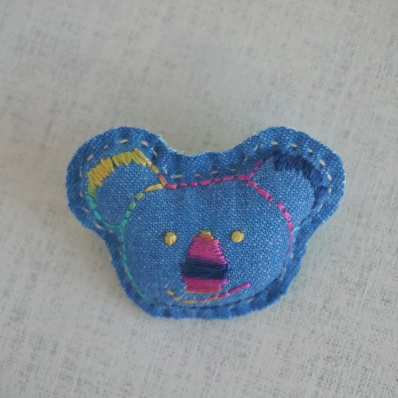 Hand embroidery broach "koala" - เข็มกลัด - งานปัก สีน้ำเงิน