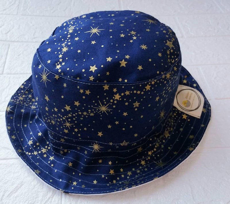 手作り - 子供用両面漁師帽子 (ブルーに金色の星) アンチ U を追加できます。 - 帽子 - コットン・麻 ブルー