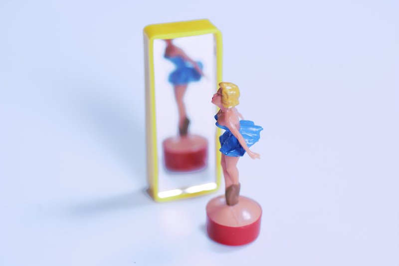 Fun magnetic ornaments-ballet dancer in the mirror - Stuffed Dolls & Figurines - Plastic 