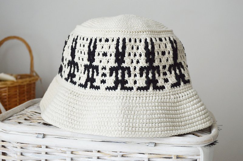 Crochet bad bunny bucket hat men women outfit Custom knit ivory fisherman hat - หมวก - ผ้าฝ้าย/ผ้าลินิน สีทอง