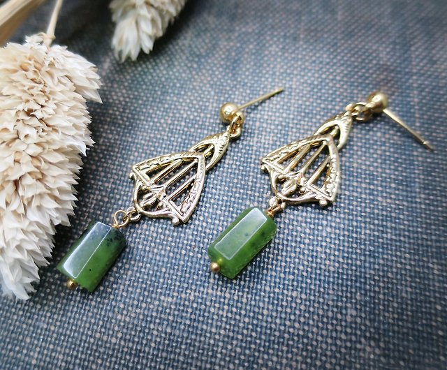Pierced, New Vintage Handmade Taiwan Green Jade 18K Gold Earrings