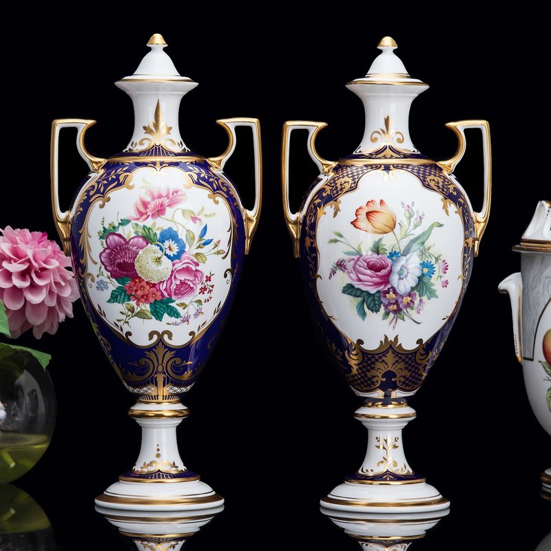 Limited edition British-made Spode hand-painted golden and blooming bone china vase European-style trophy art decoration - Items for Display - Porcelain 