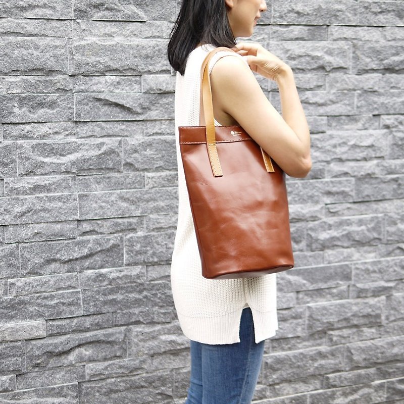 Minimalist and versatile straight cowhide tote bag/shoulder bag Made in Japan by FOLNA - กระเป๋าแมสเซนเจอร์ - หนังแท้ 