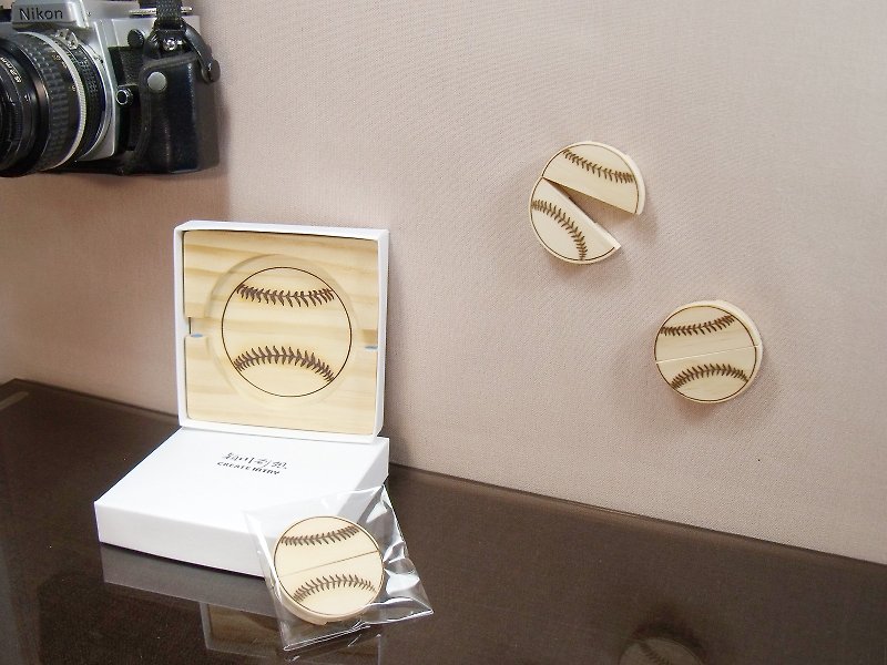 Baseball championship sports mobile phone seat coaster set line clip custom name commemorative gift - ของวางตกแต่ง - ไม้ สีนำ้ตาล