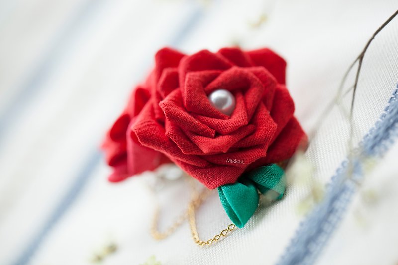 Retro classic style x red and green rose hairpin jewelry hair accessories - Hair Accessories - Cotton & Hemp Red