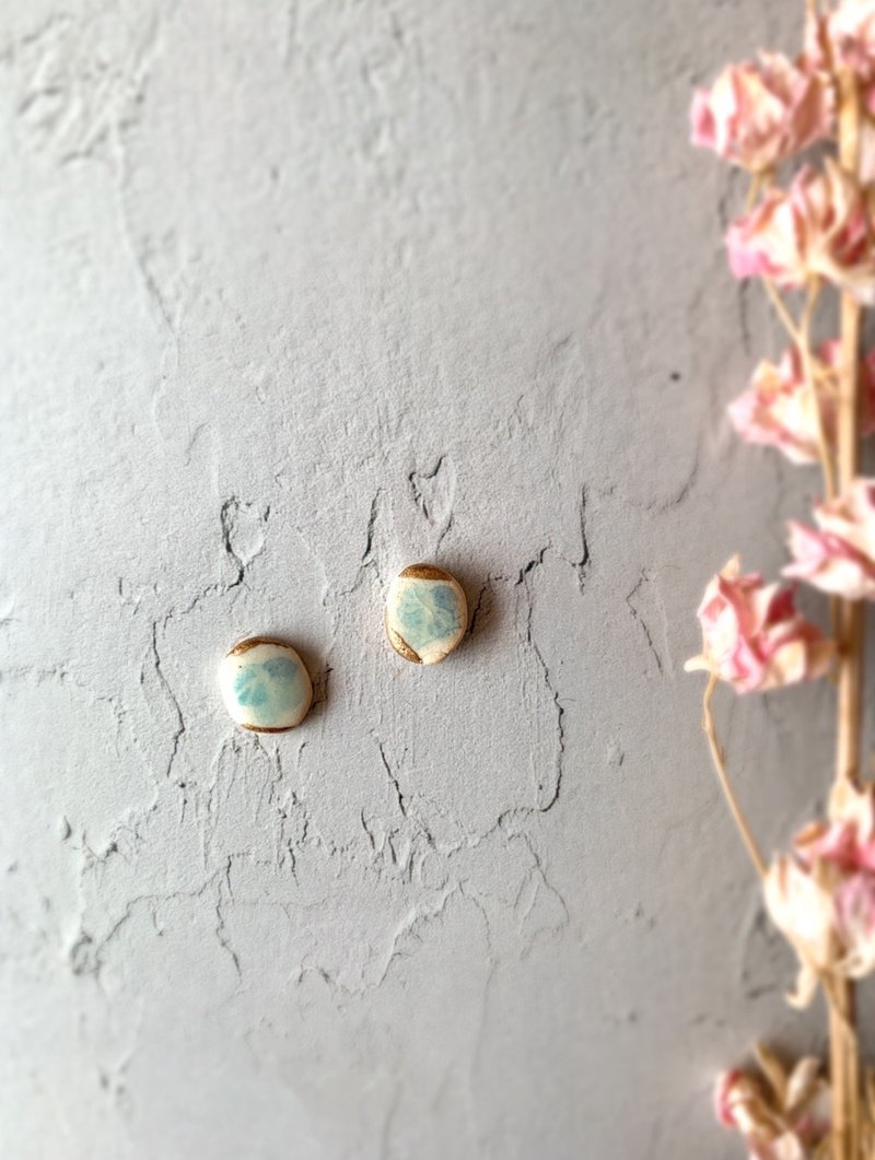 淺色 花朵 手繪 金繼 陶瓷 耳環 耳夾 無耳洞耳夾 鍍金 金色 金 白色 淺藍色 淺紫羅蘭色 小巧 精緻 辦公室 簡約 禮物 - 耳環/耳夾/耳骨夾 - 陶 藍色