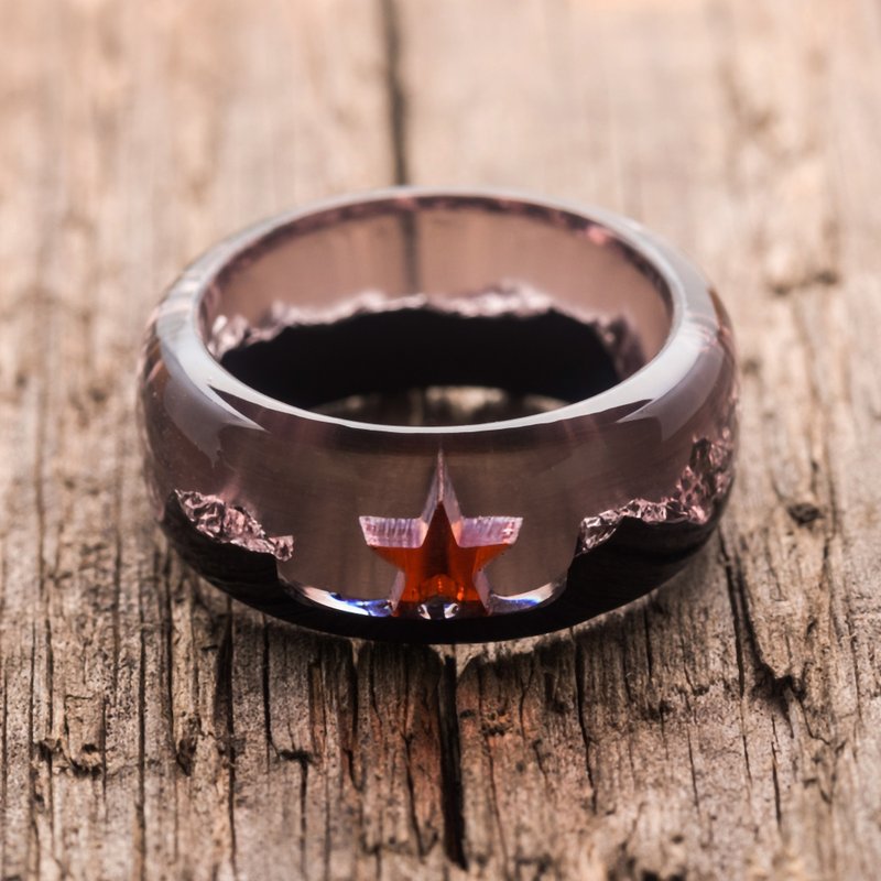 Red star || Wood&resin ring black colour version - General Rings - Wood Black