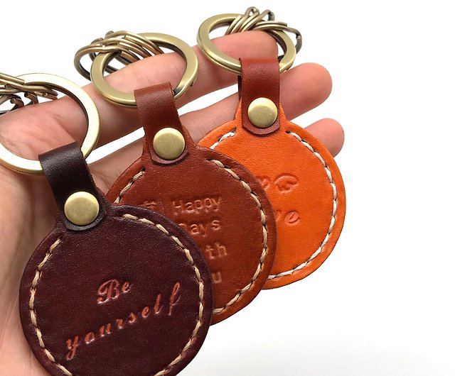 Exquisite Leather Leather Keychain With Zinc Alloy Letter Designer