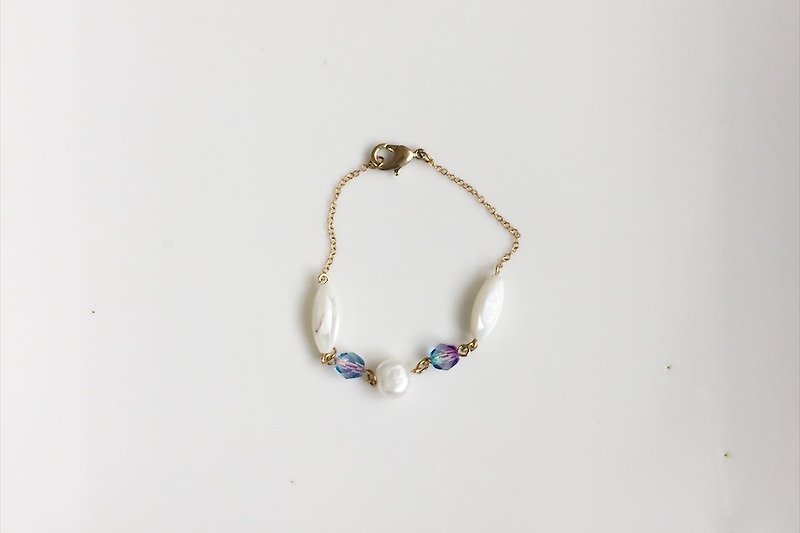 Purple Haze shell pearl bracelet shape - Bracelets - Paper Purple