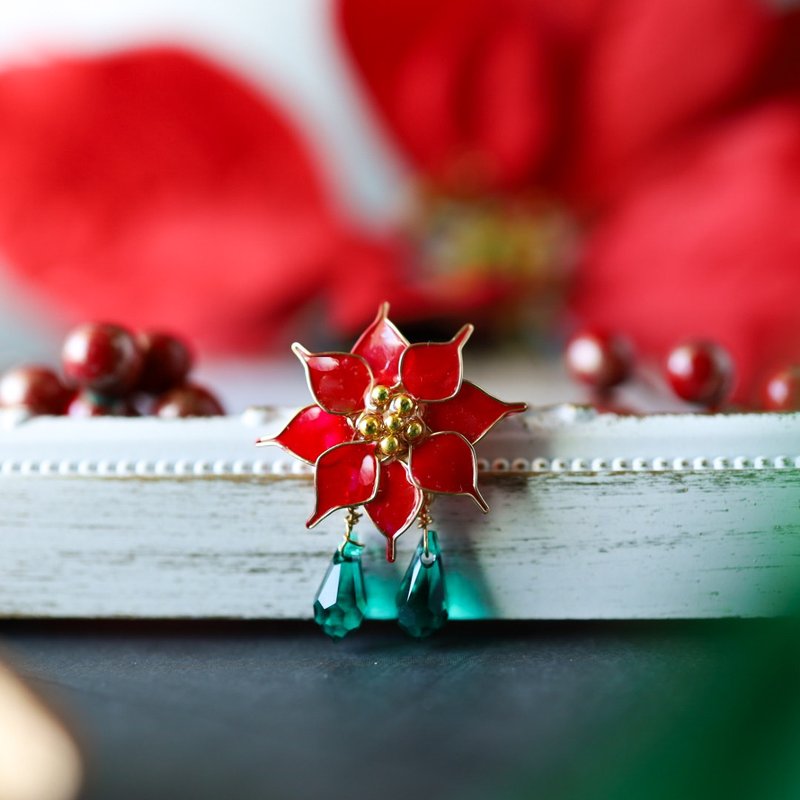 Poinsettia pin brooch: boutonniere pin - เข็มกลัด/พิน - เรซิน สีแดง