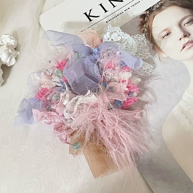 Gorgeous version of hand-woven lace scrunchie/wool donut scrunchie woolen hair ring hair tie - เครื่องประดับผม - วัสดุอื่นๆ สึชมพู