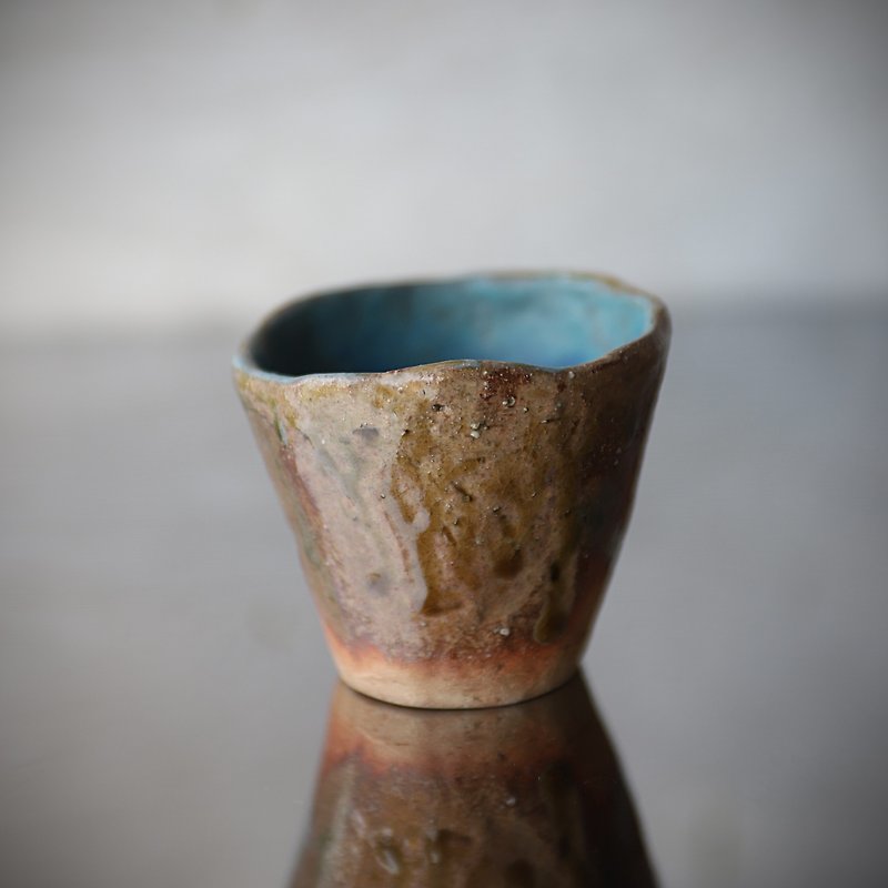 Hand twist cup · ash glaze and turquoise - แก้วมัค/แก้วกาแฟ - ดินเผา สีนำ้ตาล