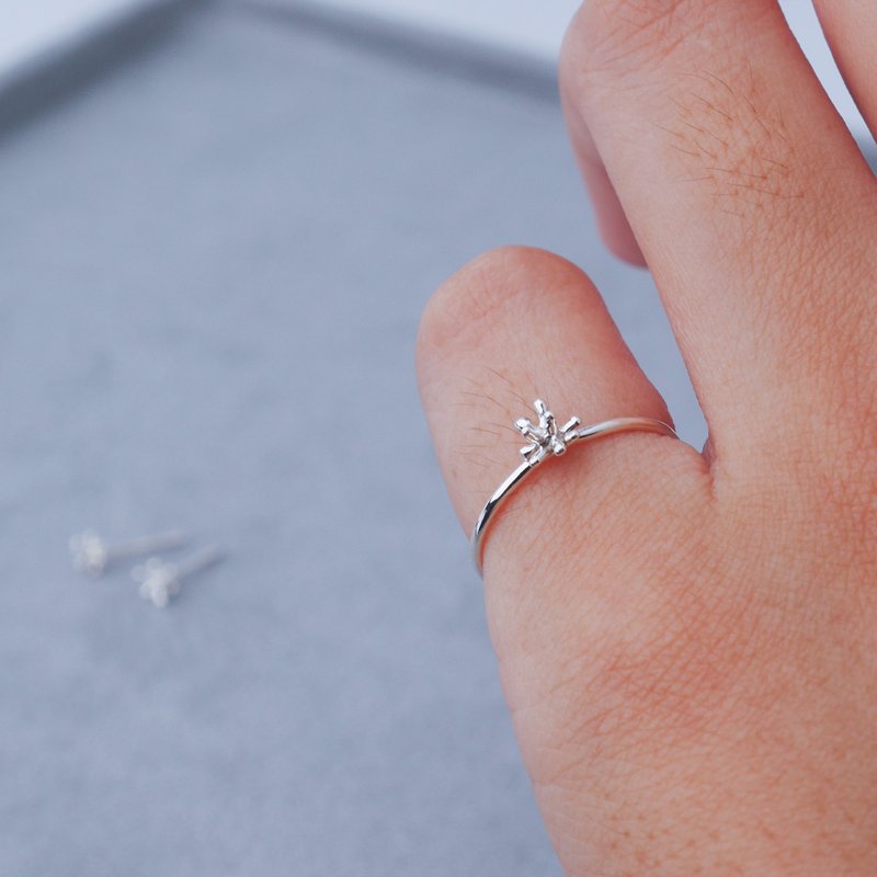 Fireworks and Sparkles | Sterling Silver Handmade Tail Ring - แหวนทั่วไป - เงินแท้ สีเงิน