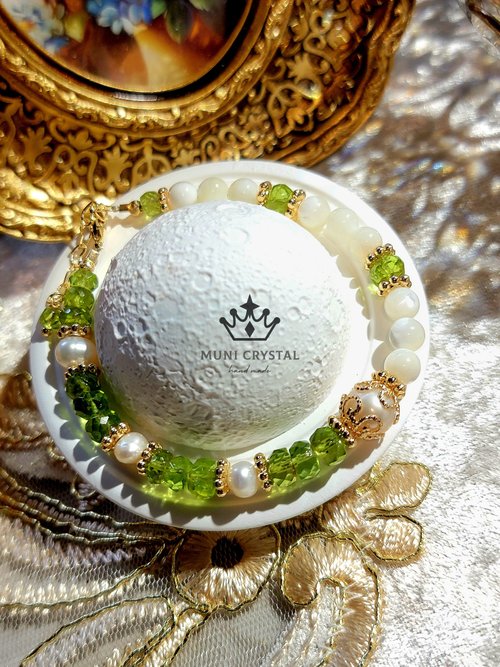 ⚜️慕霓手創水晶飾品⚜️ 。大地之吻。天然淡水珍珠鑽切橄欖石高貴輕奢華麗設計款扣式手鍊