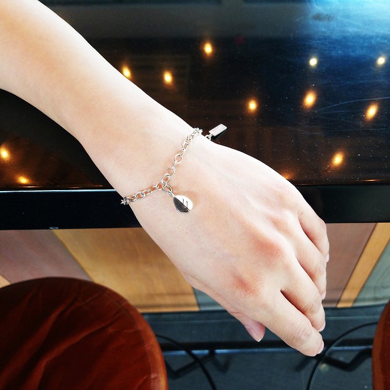 leaf a bracelet | mittag jewelry | handmade and made in Taiwan - สร้อยข้อมือ - เงิน สีเงิน